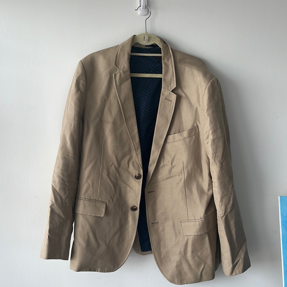 Beautiful Tan RW & Co blazer - size 46